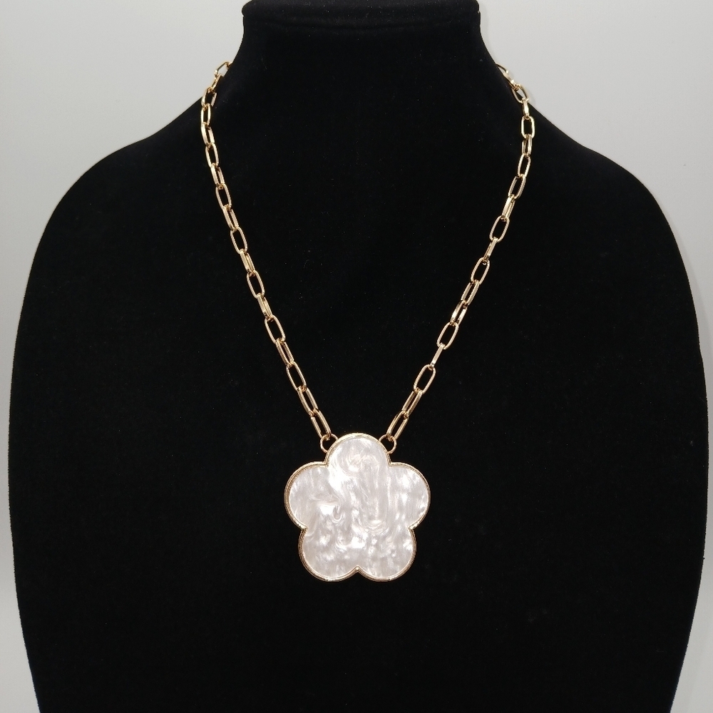 14K Gold Plated Large Clover Style Necklace 9.5"​​